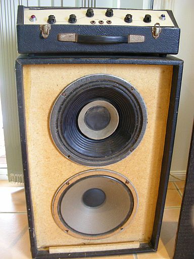 Note whizzer cone on upper driver